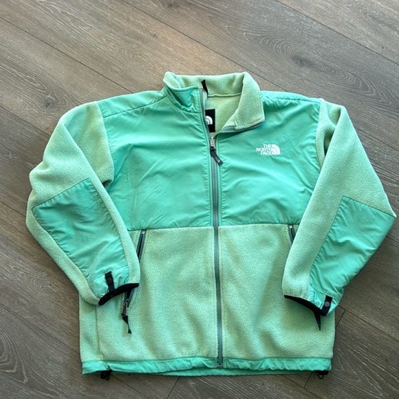 The North Face Jackets & Blazers - Junior women’s Denali The North Face Fleece Zip Up Jacket size XL rare Green
